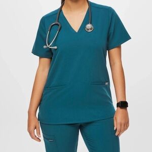 Figs Casma Three-Pocket Scrub Top in Caribbean Blue